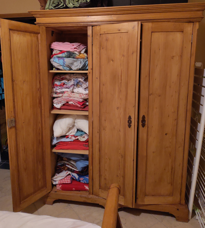Armoire à linge, dans la chambre